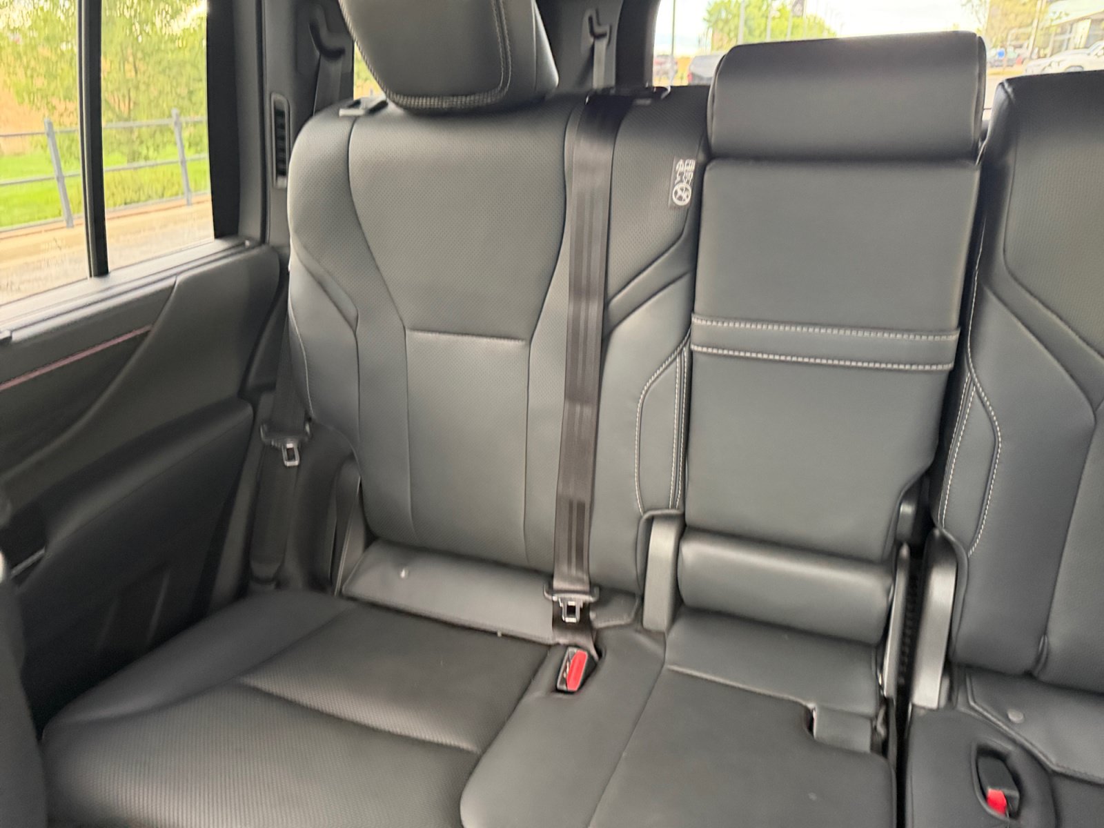 Used 2025 Lexus LX 700h Luxury w/ Accessory Package (Z1) AWD/4WD image 18