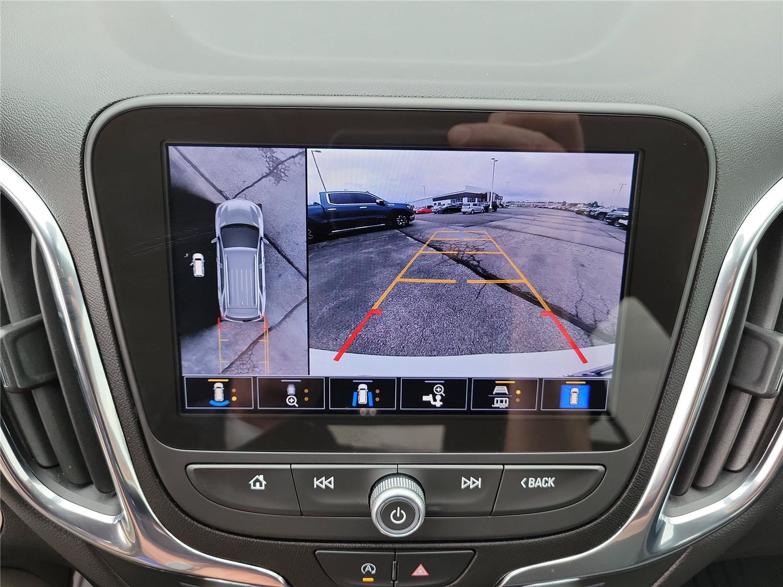 Used 2024 Chevrolet Equinox LT FWD image 30