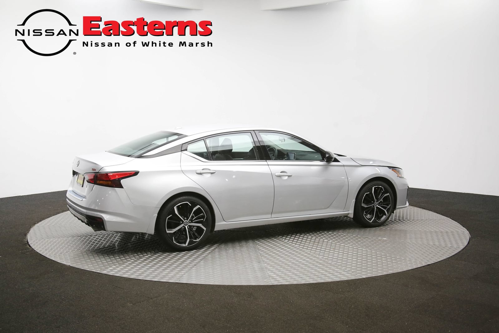 Used 2023 Nissan Altima 2.5 SR FWD image 38