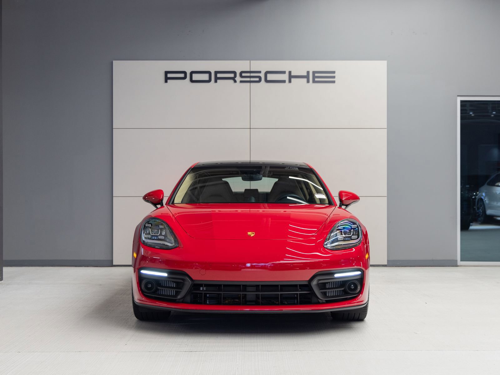 Certified 2023 Porsche Panamera 4 Platinum Edition image 10