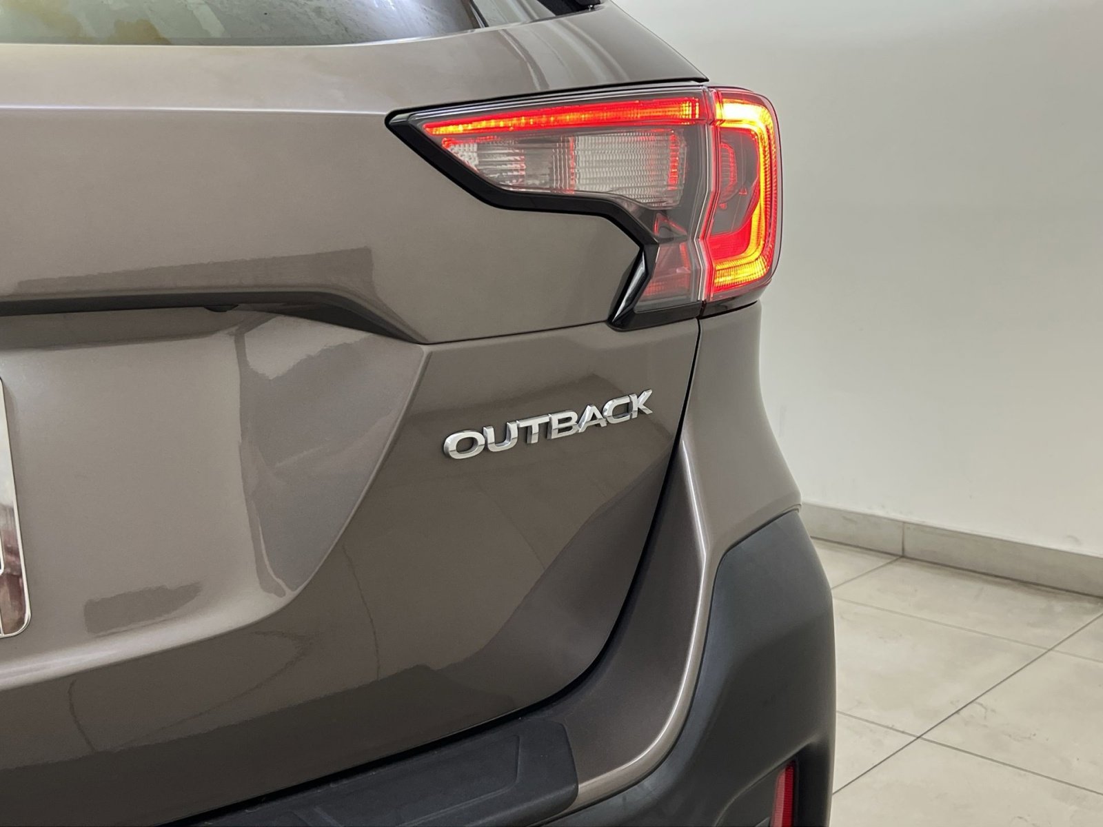 Used 2022 Subaru Outback Limited image 29