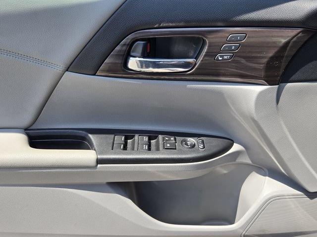 Used 2017 Honda Accord EX-L image 26