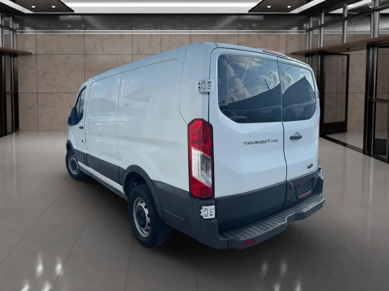 Used 2017 Ford Transit 250 130 Low Roof RWD image 5
