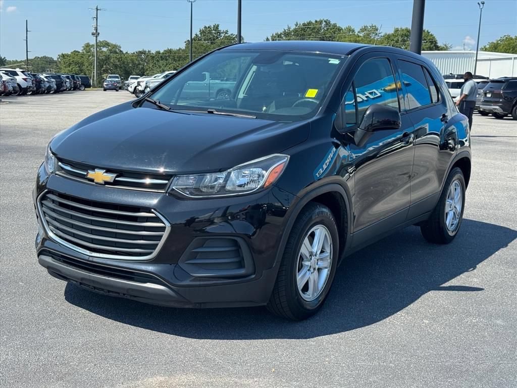 Used 2020 Chevrolet Trax LS w/ Tint and Cruise Package FWD image 7