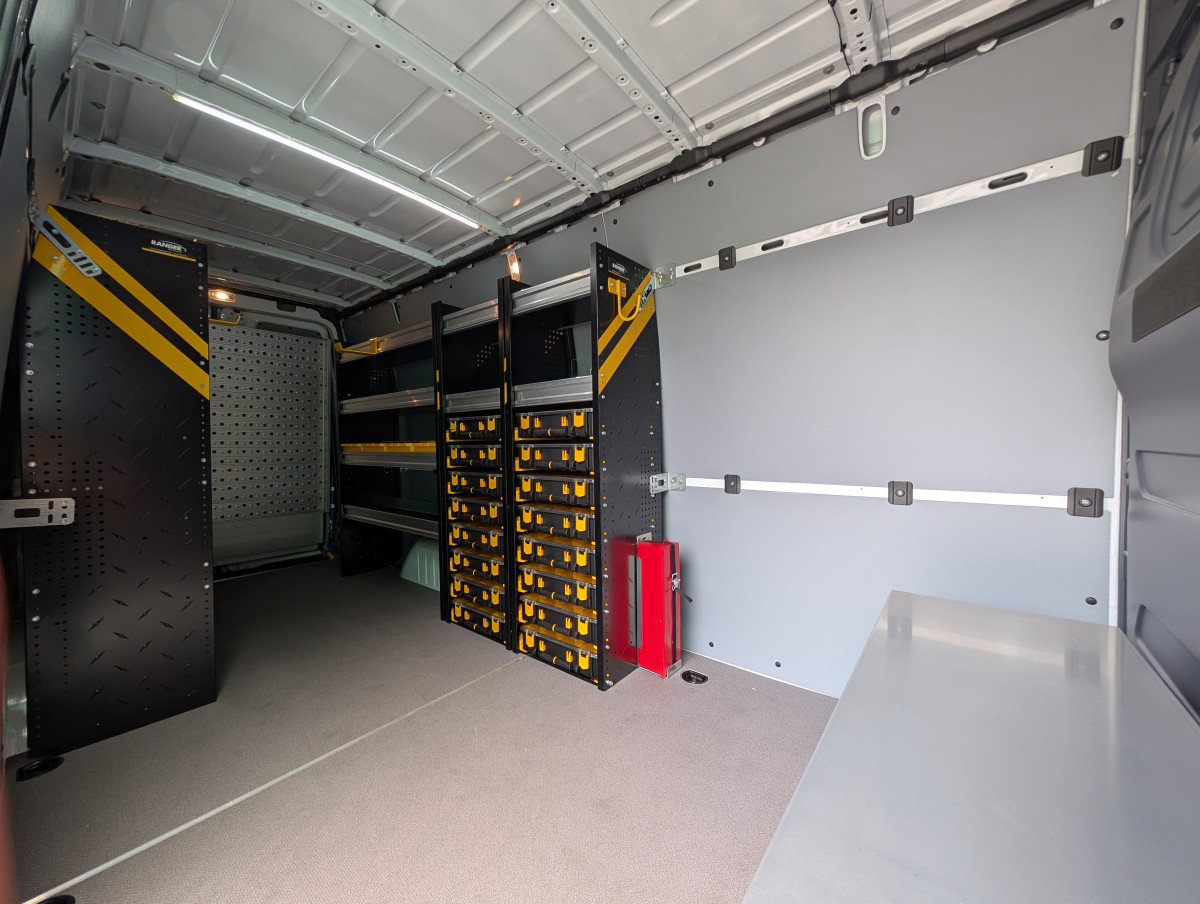 Used 2024 Mercedes-Benz eSprinter 170 Cargo image 15