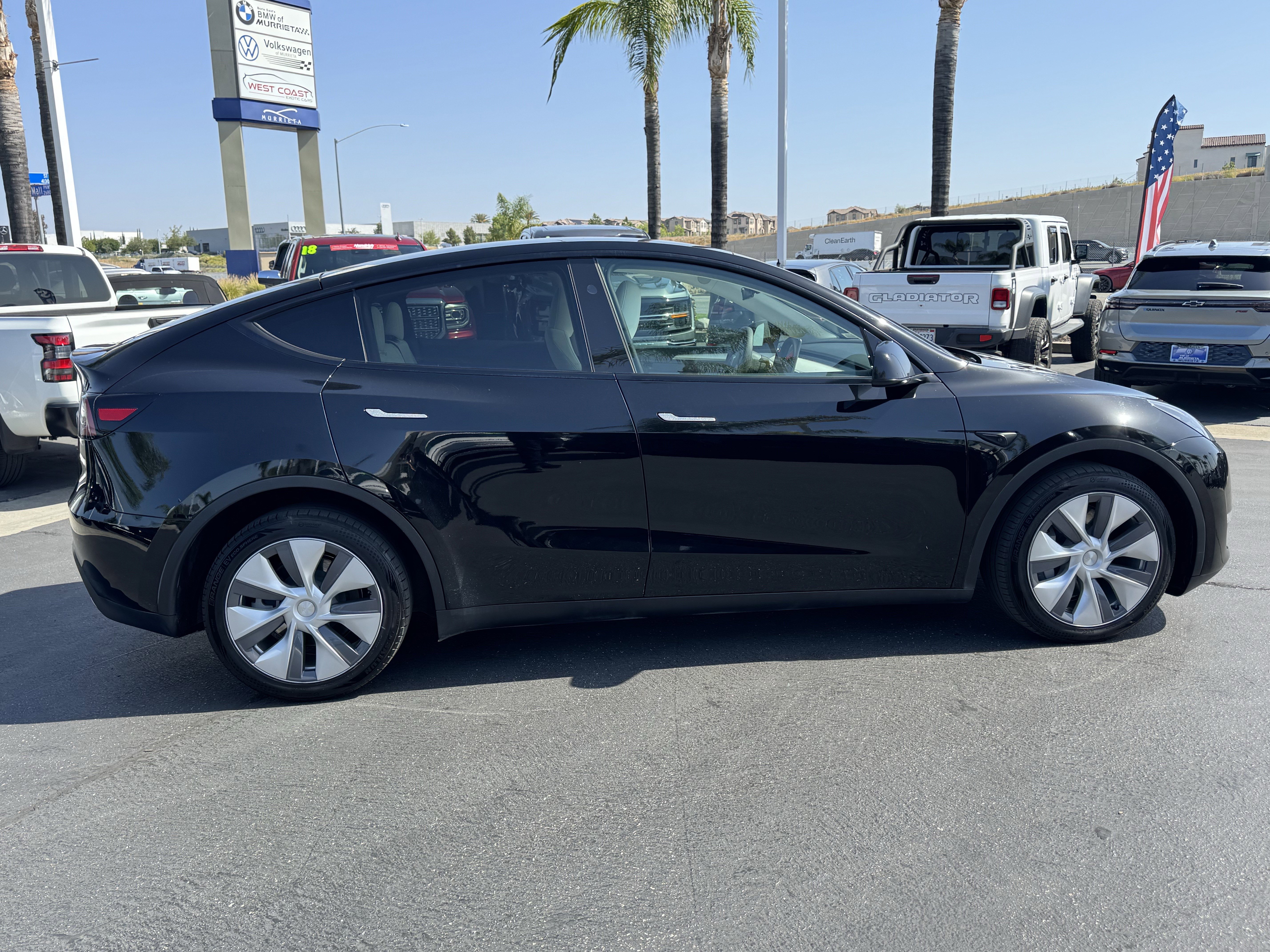 Used 2024 Tesla Model Y Long Range AWD/4WD image 14