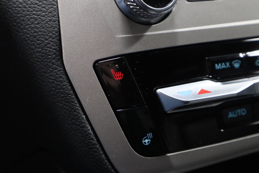 Certified 2022 Ford Explorer XLT w/ Equipment Group 202A image 5