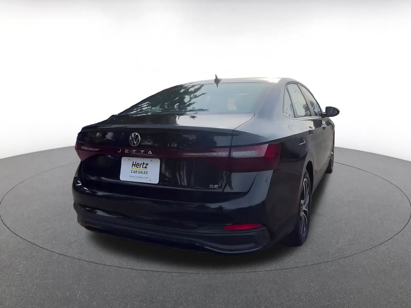 Used 2025 Volkswagen Jetta SE image 15