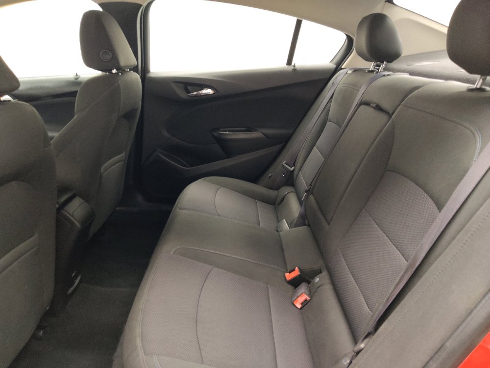 Used 2017 Chevrolet Cruze LT FWD image 18