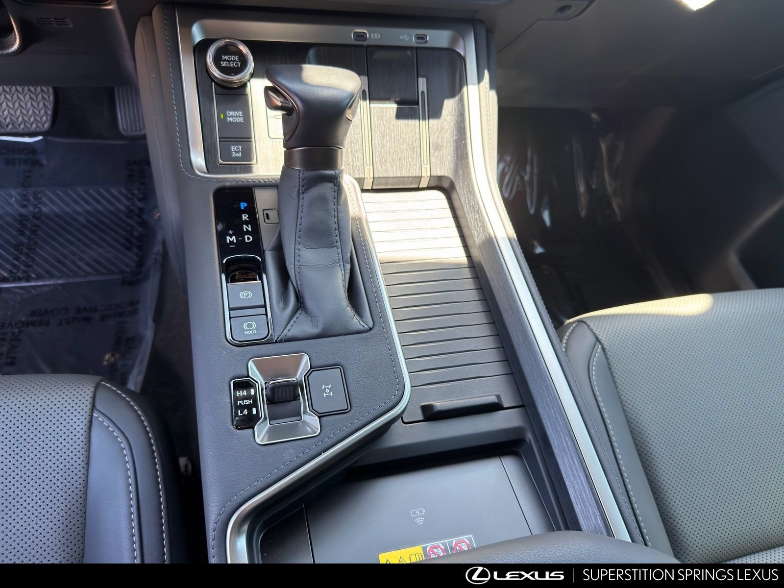 Certified 2025 Lexus GX 550 w/ Cold Area Package AWD/4WD image 24