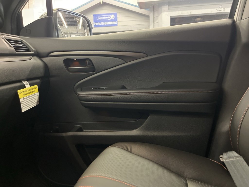 Used 2025 Honda Ridgeline TrailSport image 16