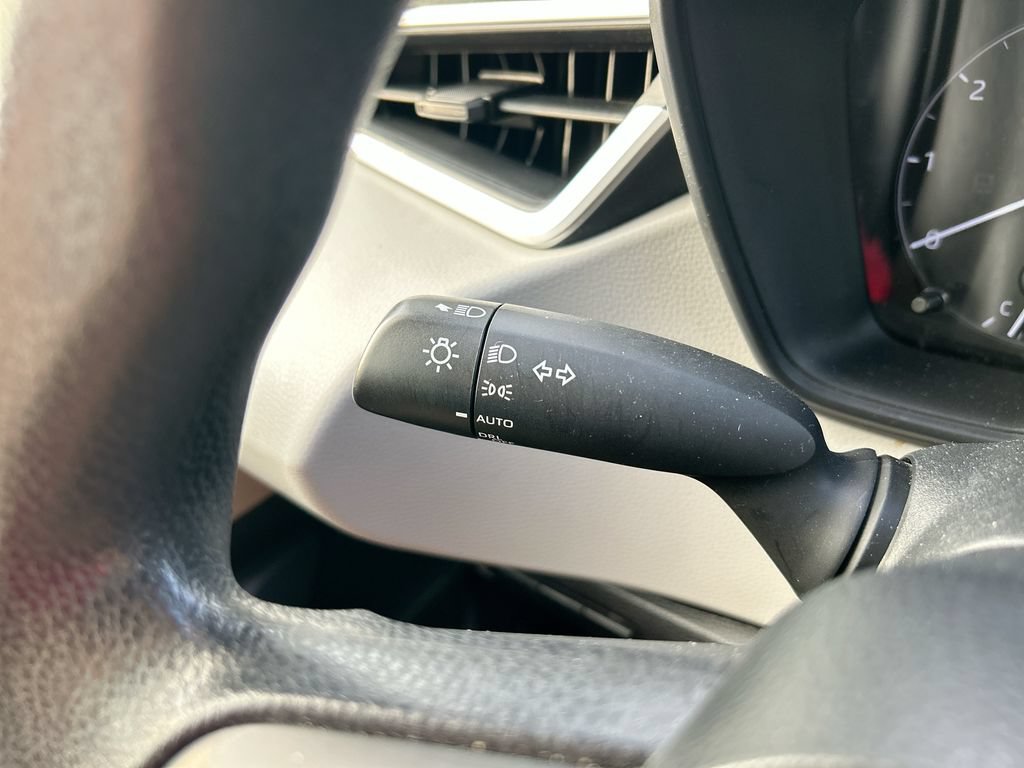 Used 2025 Toyota Corolla LE FWD image 19