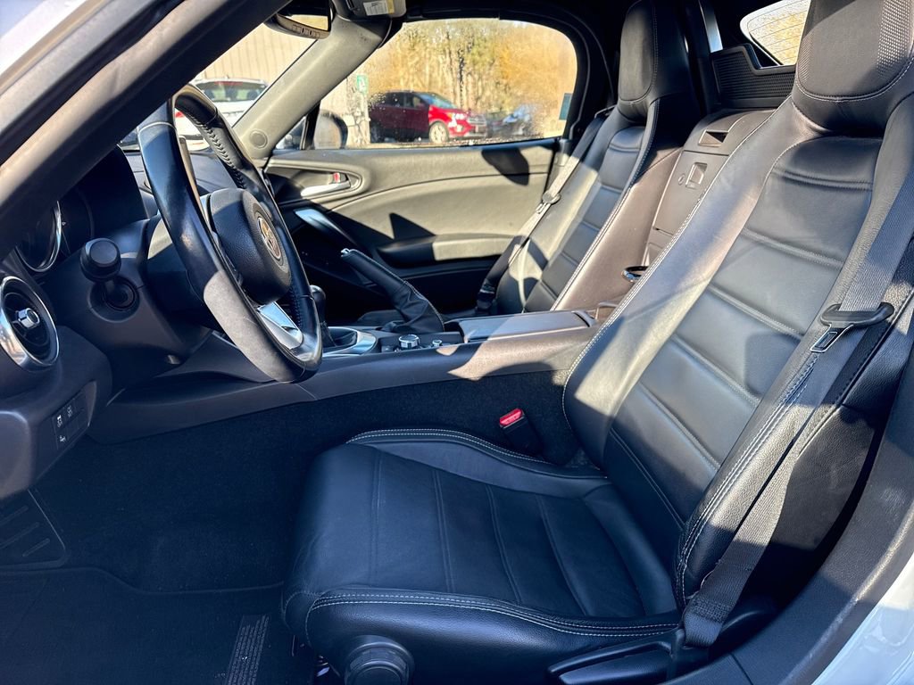 Used 2017 FIAT 124 Spider Lusso image 14