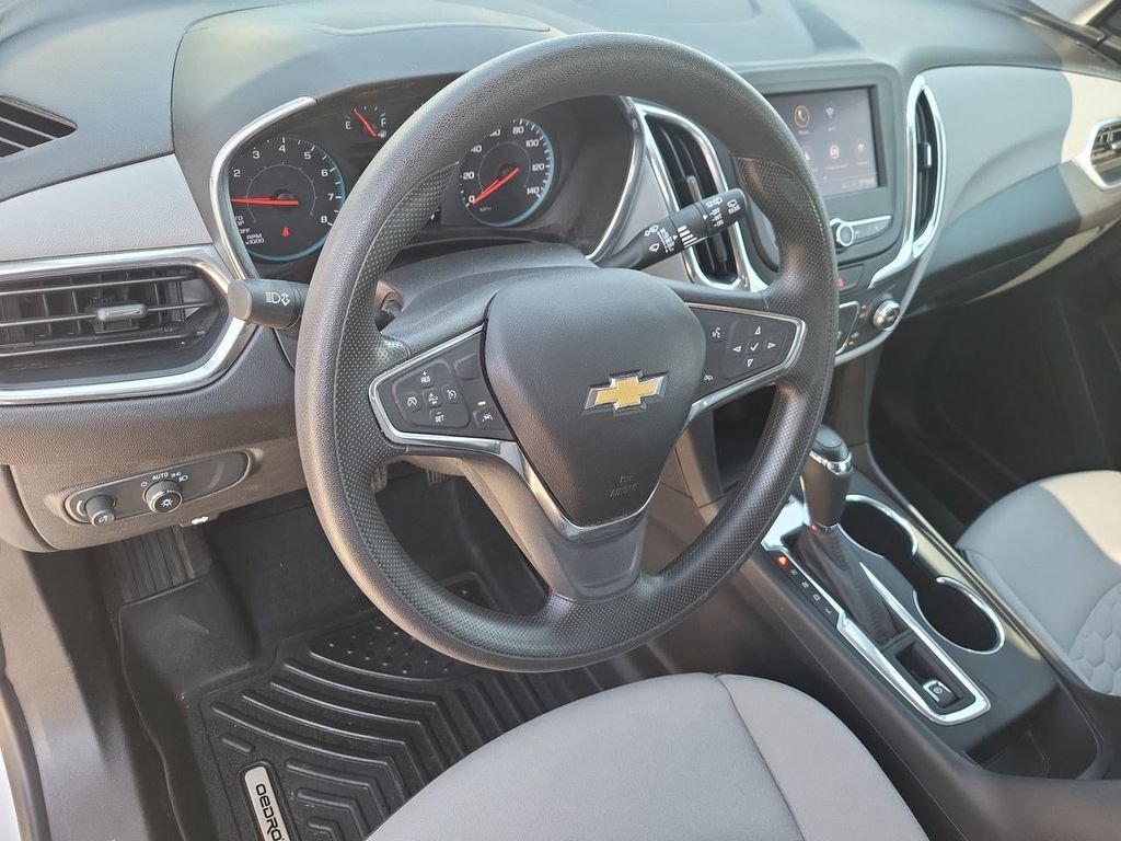 Used 2020 Chevrolet Equinox LS AWD/4WD image 16