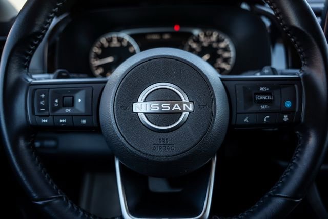 Used 2025 Nissan Pathfinder SV image 14