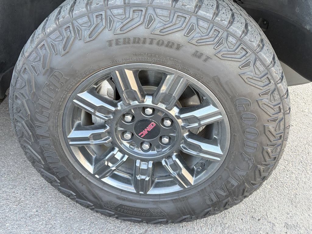 Used 2024 GMC Sierra 1500 AT4X AWD/4WD image 5