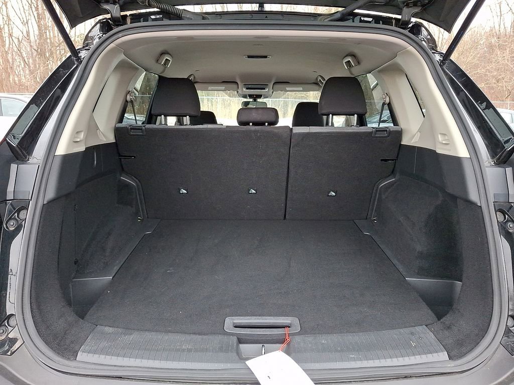 Certified 2023 Nissan Rogue SV image 29