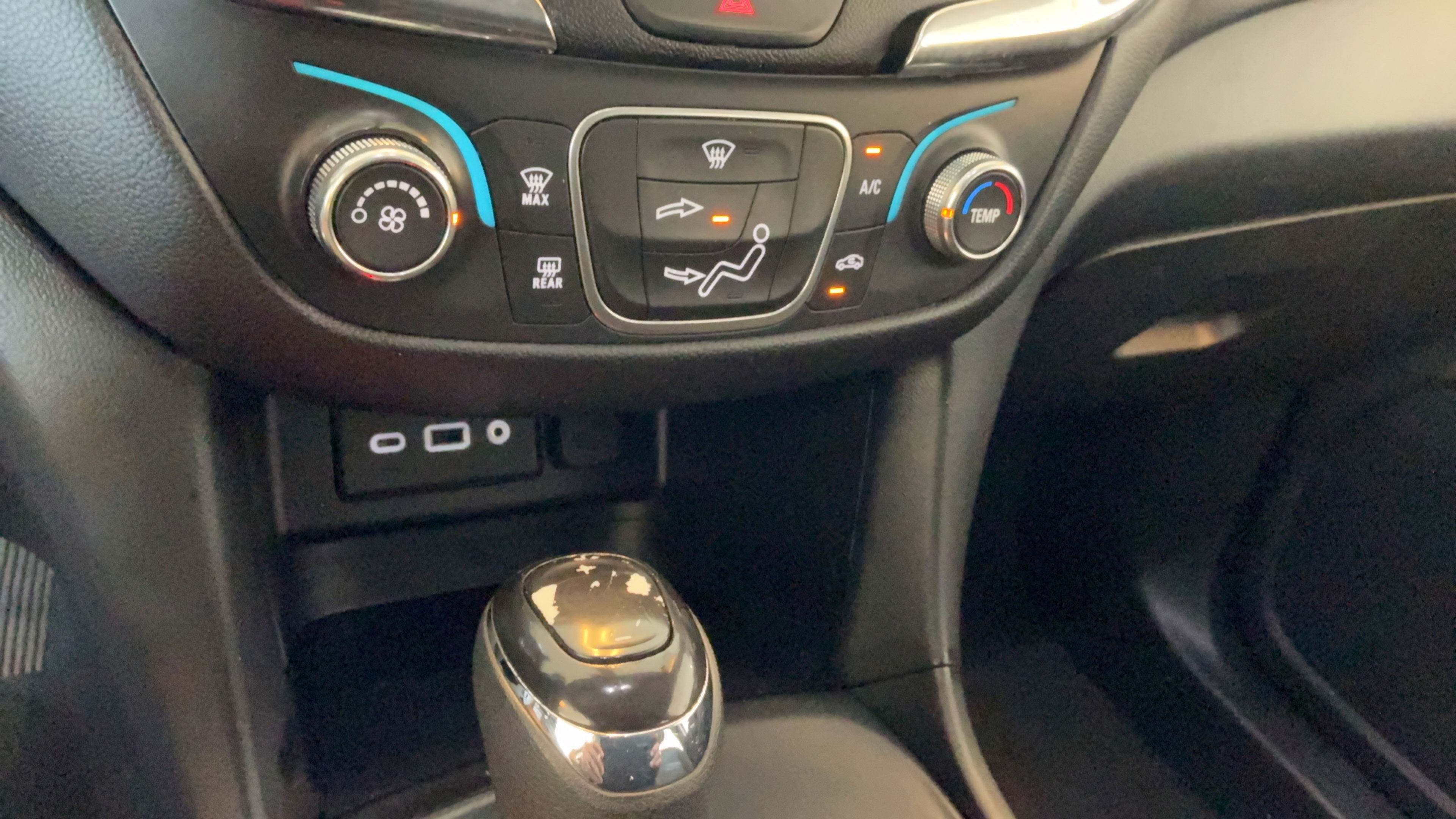 Used 2019 Chevrolet Equinox LT FWD image 15