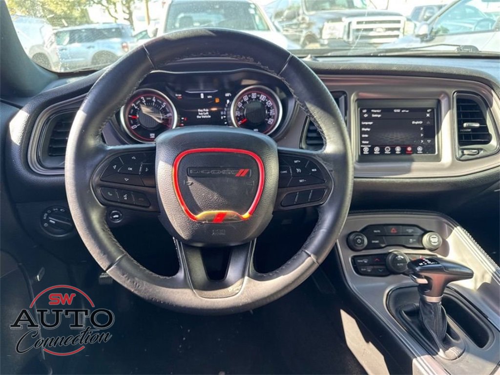 Used 2023 Dodge Challenger SXT image 10