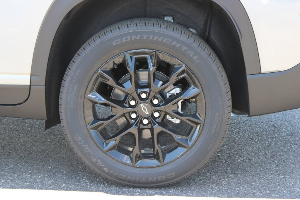 New 2026 Chevrolet Traverse LT w/ Midnight/Sport Edition FWD image 17