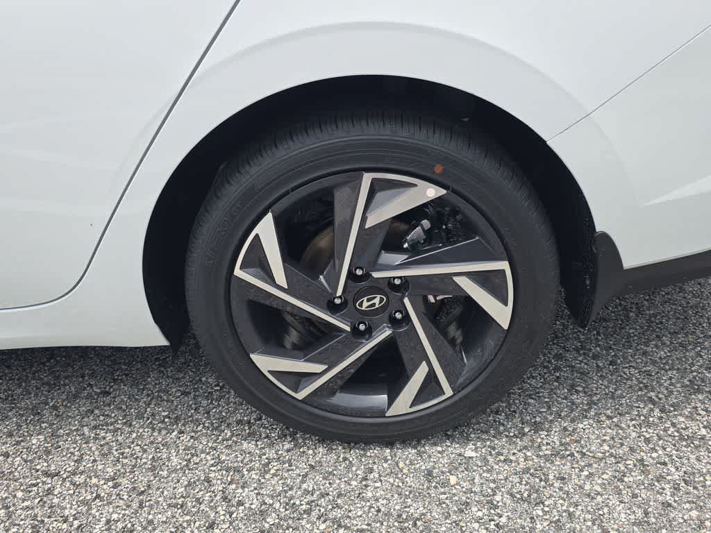New 2026 Hyundai Elantra Limited FWD image 14
