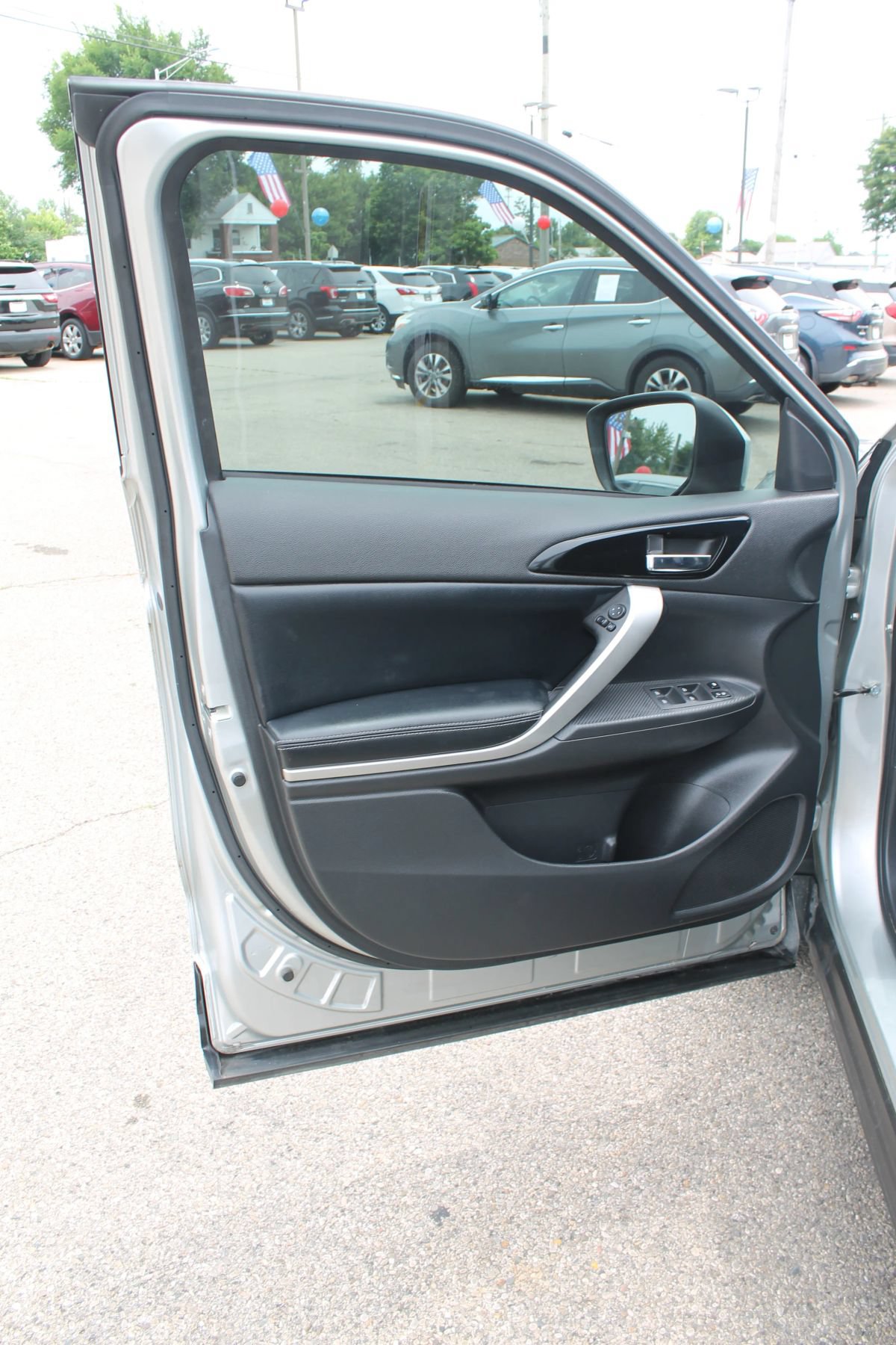 Used 2023 Mitsubishi Eclipse Cross SEL AWD/4WD image 12