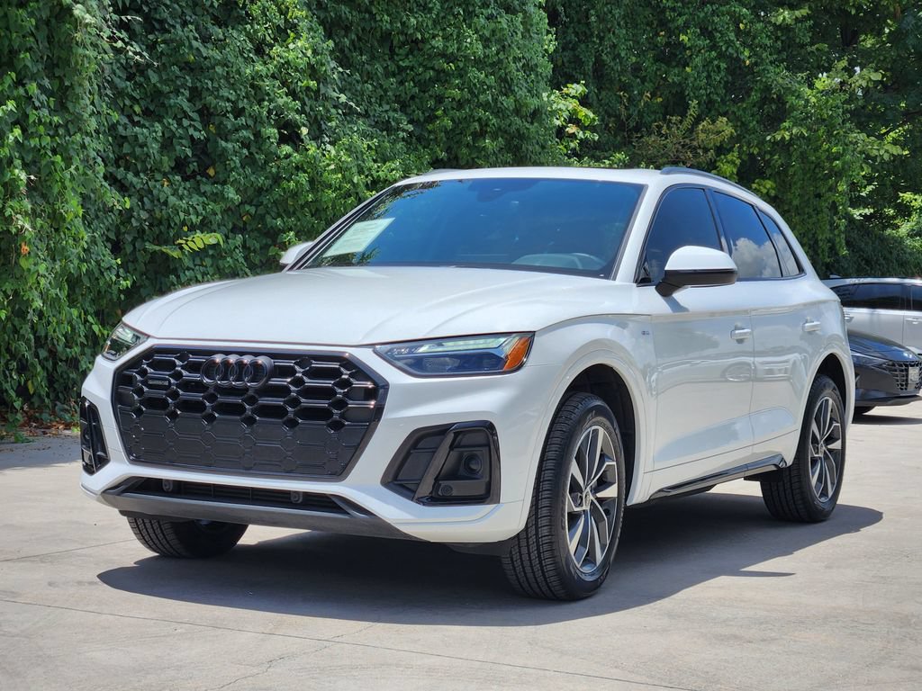 Certified 2024 Audi Q5 2.0T Premium w/ Summer of Audi Package AWD/4WD image 6