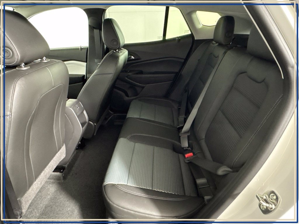 New 2026 Chevrolet Trax LT w/ LT Convenience Package FWD image 28