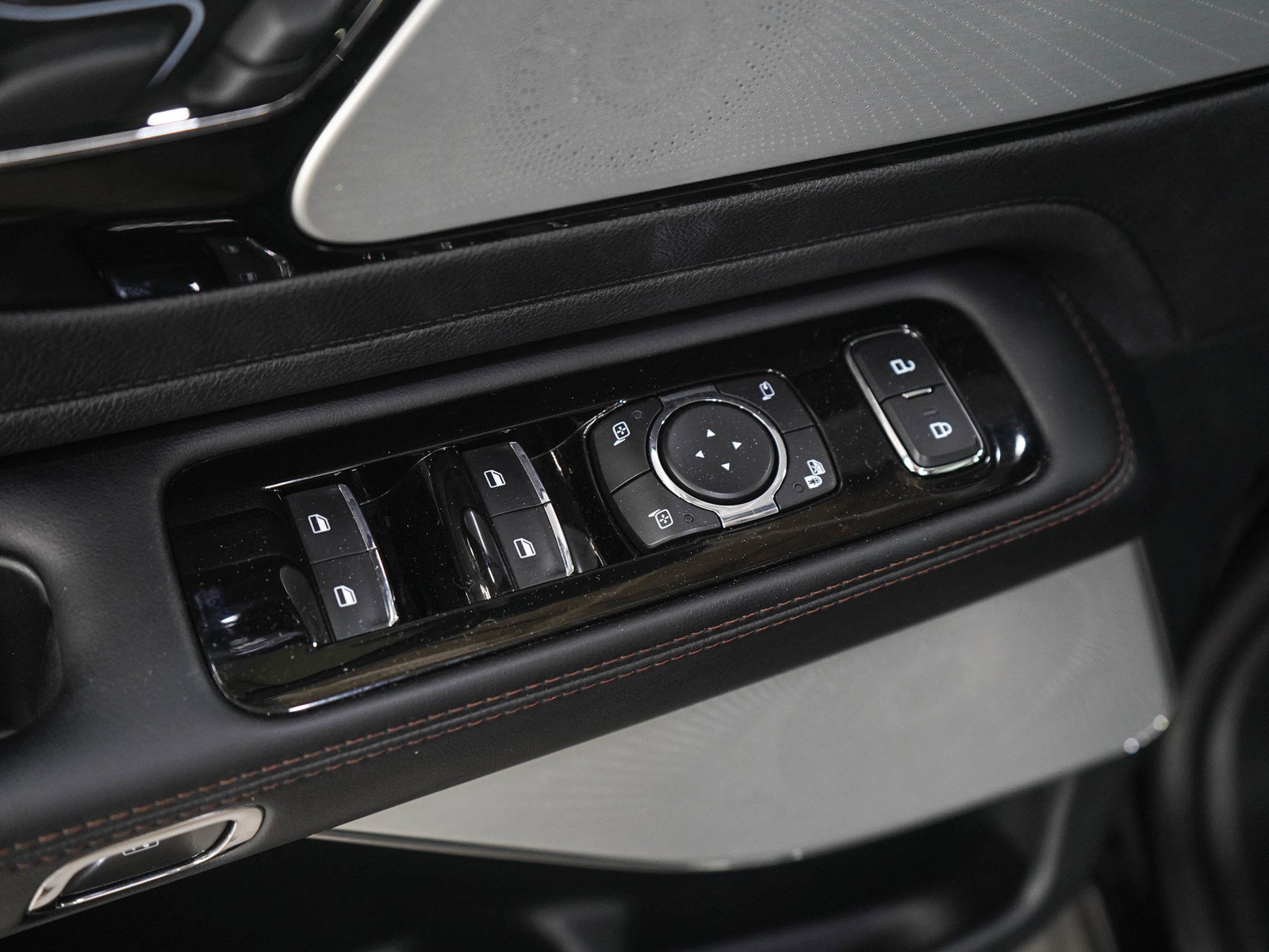 Used 2021 Lincoln Aviator Reserve w/ Equipment Group 208A AWD/4WD image 22