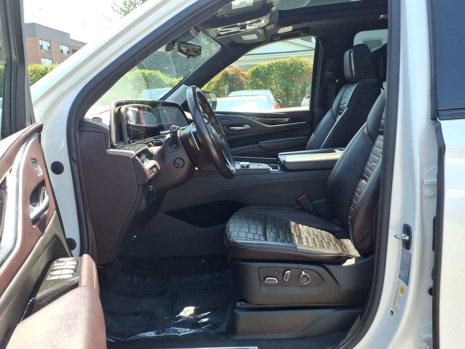 Certified 2023 Cadillac Escalade ESV V w/ LPO, Floor Liner Package AWD/4WD image 19