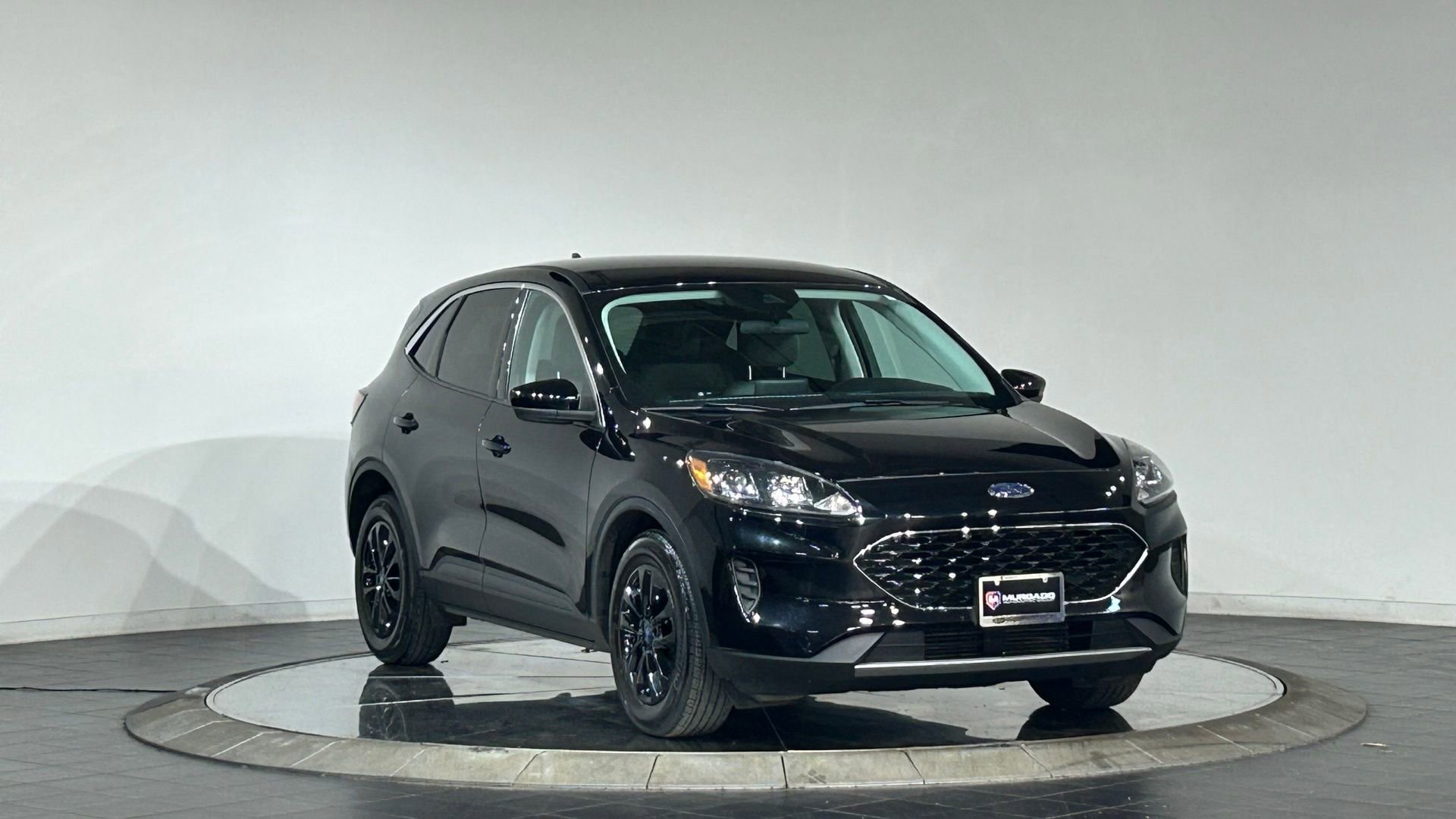 Used 2021 Ford Escape SE FWD image 2