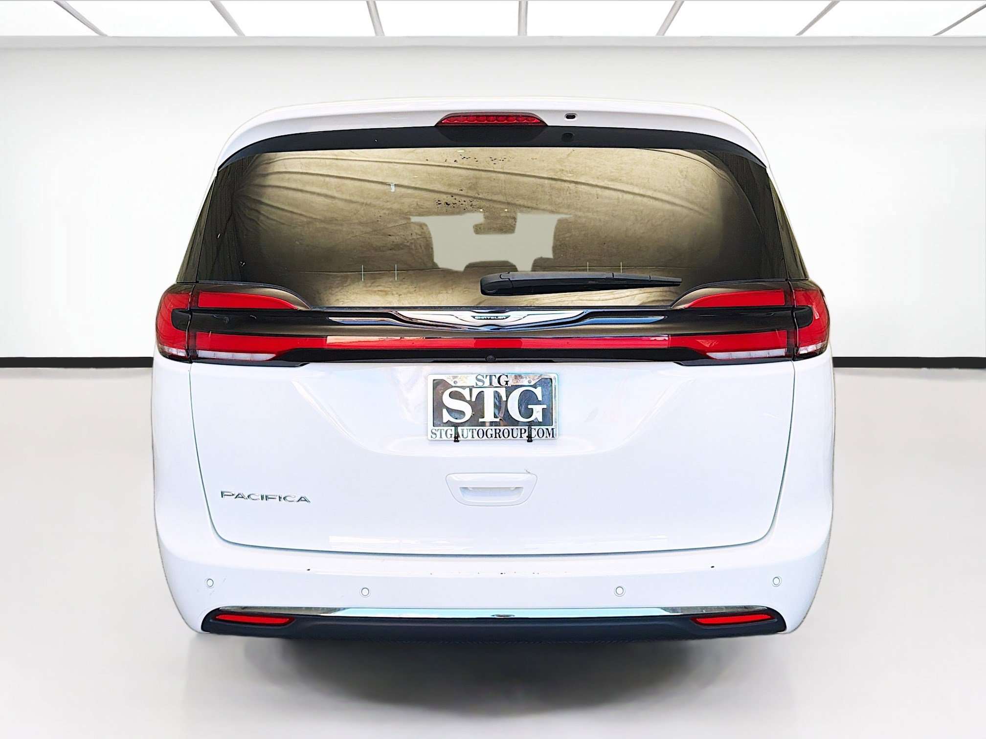 Used 2024 Chrysler Pacifica Touring-L image 5