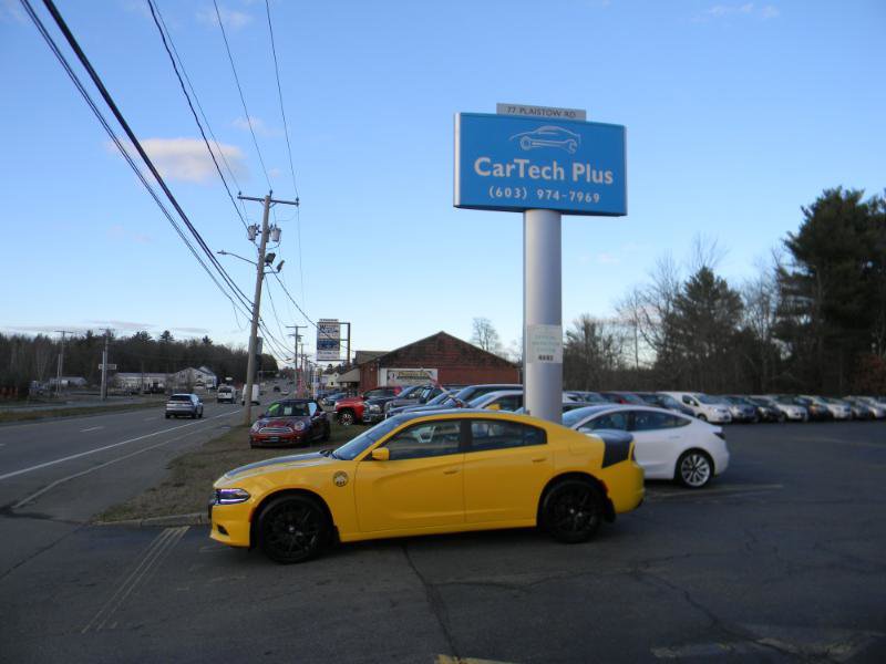 Used 2017 Dodge Charger SXT w/ AWD Plus Group image 9