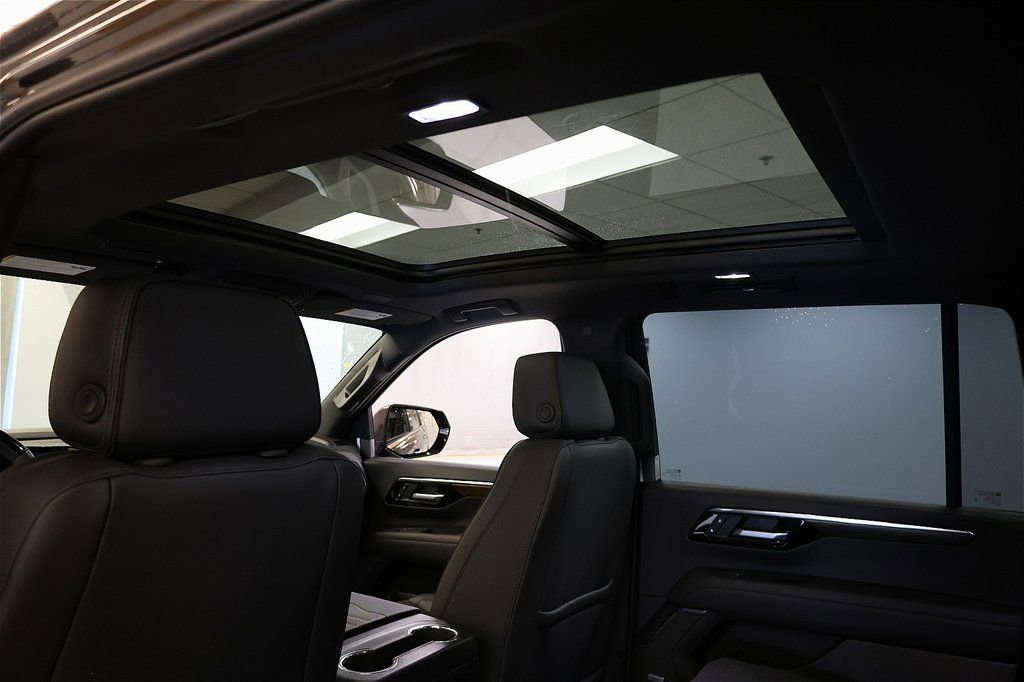 New 2026 Chevrolet Suburban High Country image 22