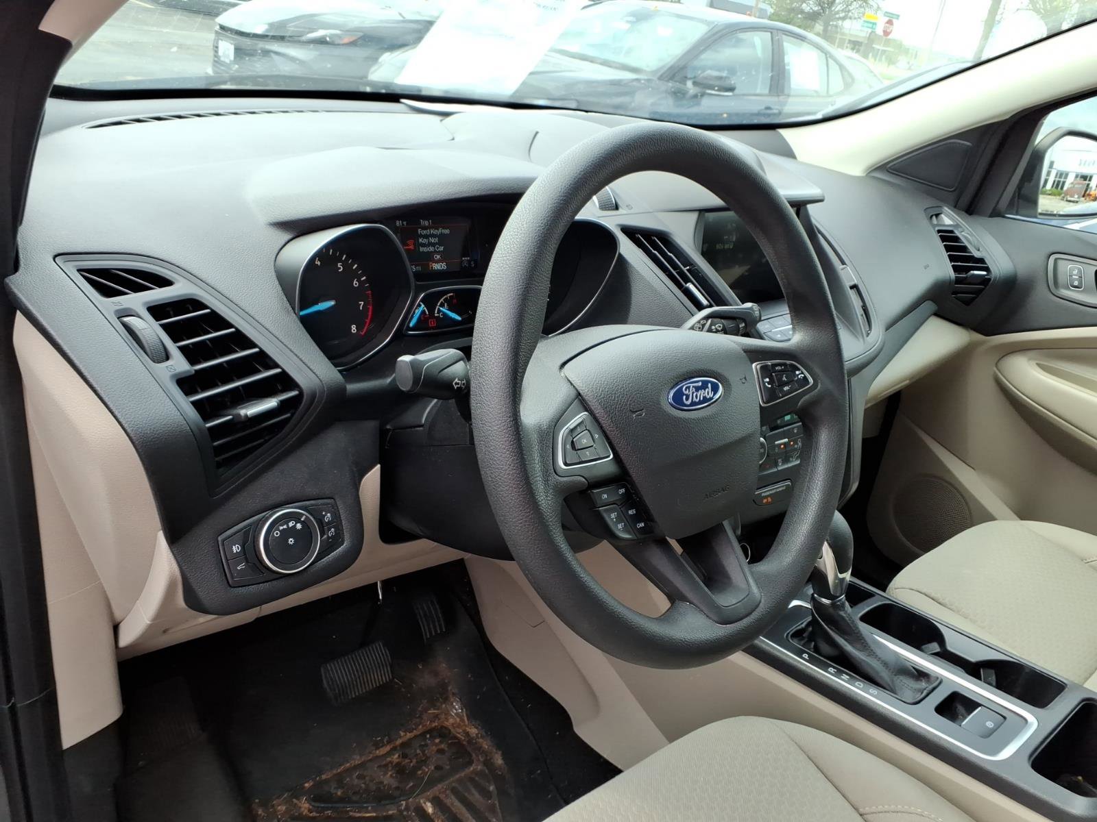 Used 2019 Ford Escape SE image 9