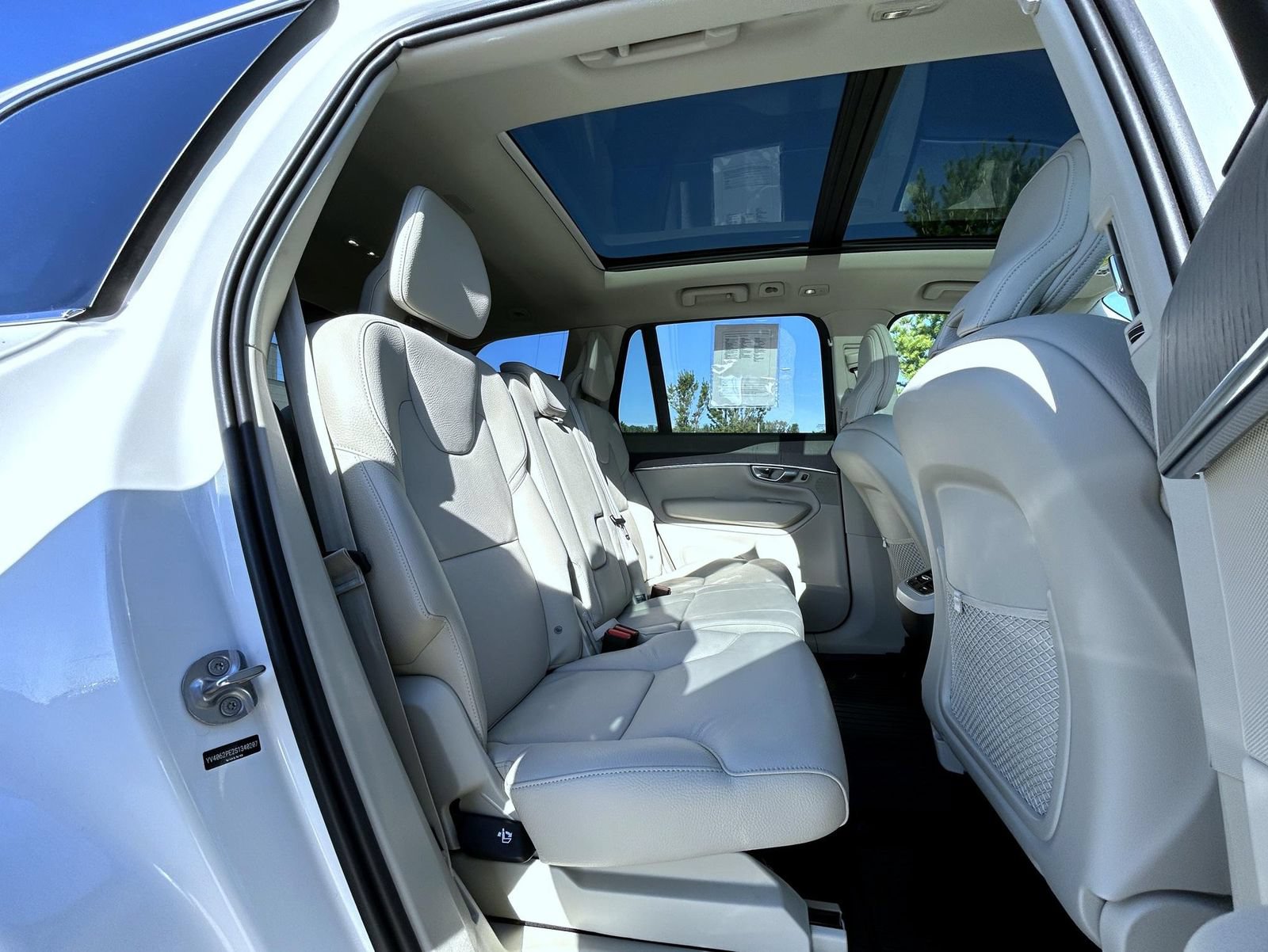 Used 2025 Volvo XC90 B6 Plus w/ Protection Package AWD/4WD image 18