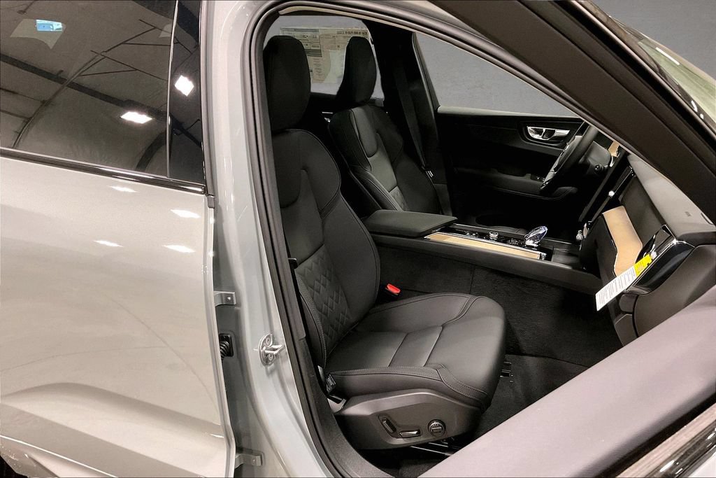 New 2026 Volvo XC60 T8 Plus w/ Protection Package Premier AWD/4WD image 10