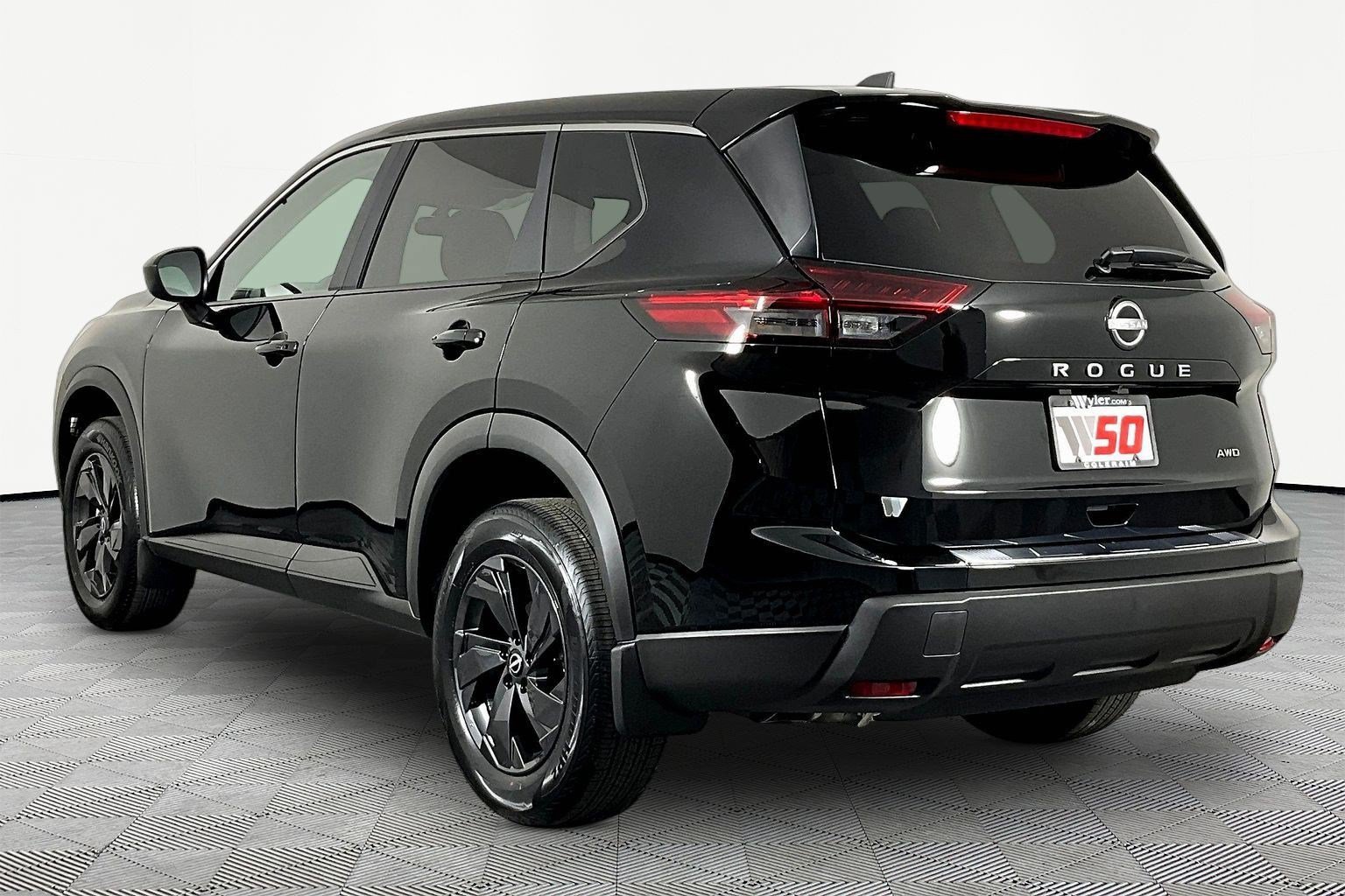 New 2026 Nissan Rogue SV w/ Cold Weather Package AWD/4WD image 4