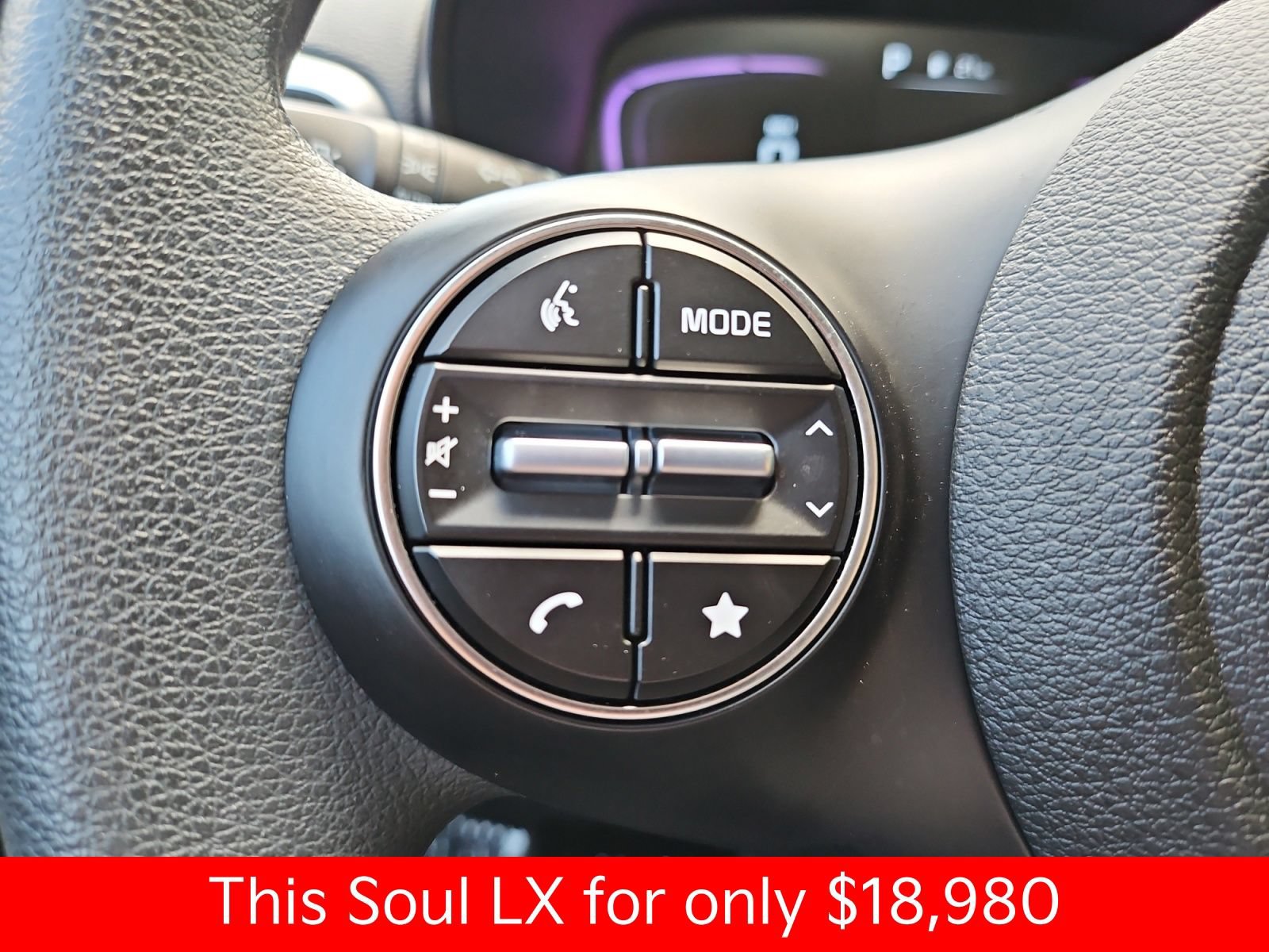 Used 2025 Kia Soul LX FWD image 30