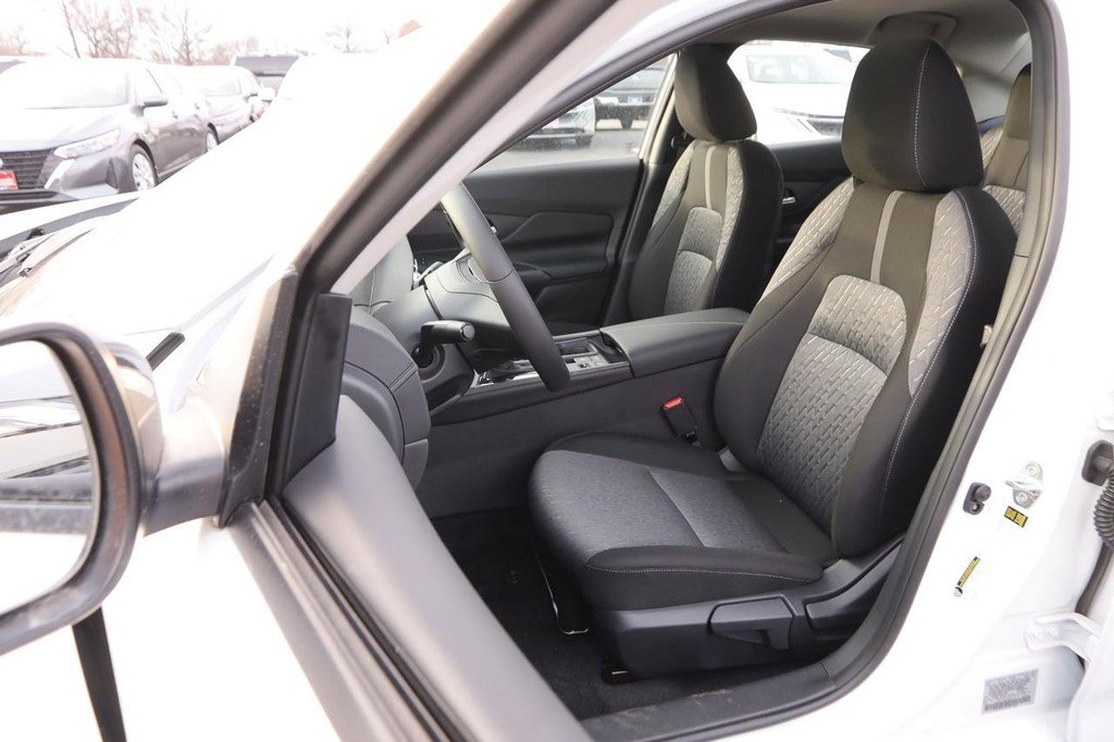 New 2026 Nissan Sentra SV w/ SV Convenience Package image 9