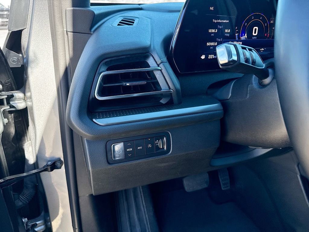 Used 2024 Chevrolet Traverse LT image 10