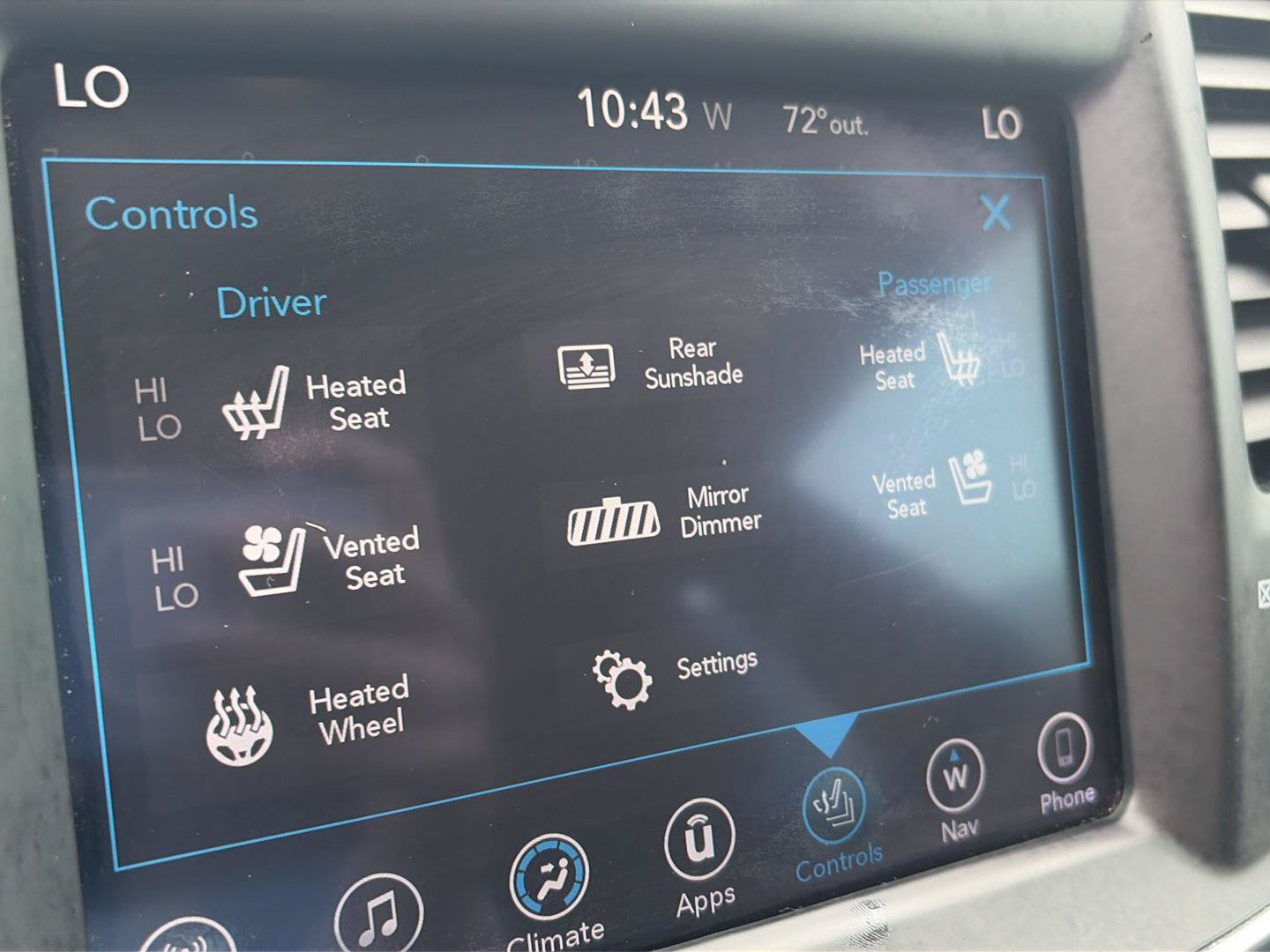 Used 2017 Chrysler 300 C RWD image 23