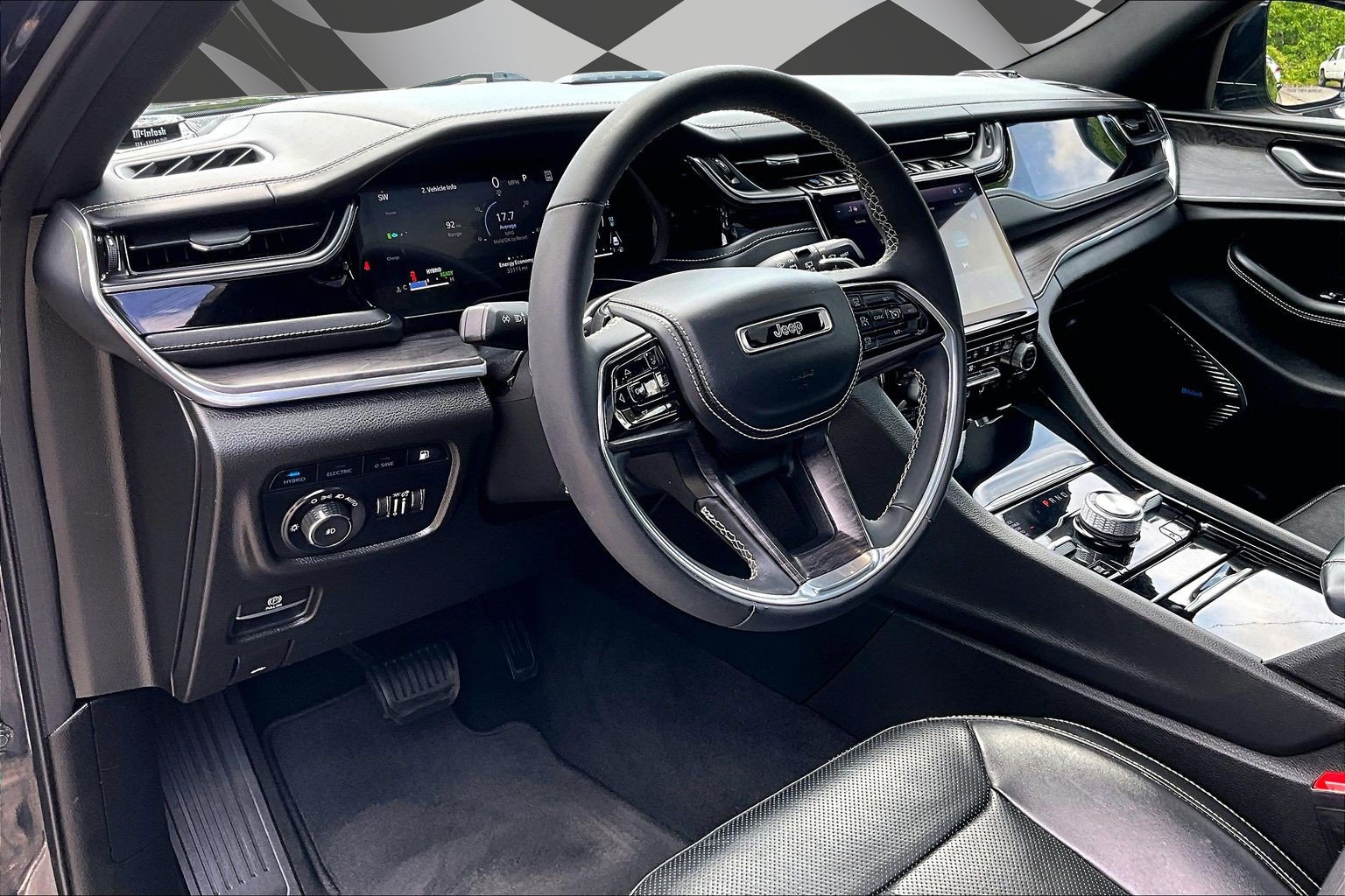 Used 2023 Jeep Grand Cherokee Overland AWD/4WD image 13
