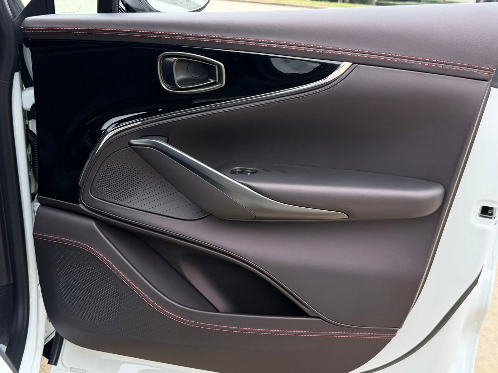 New 2026 Aston Martin DBX S image 21