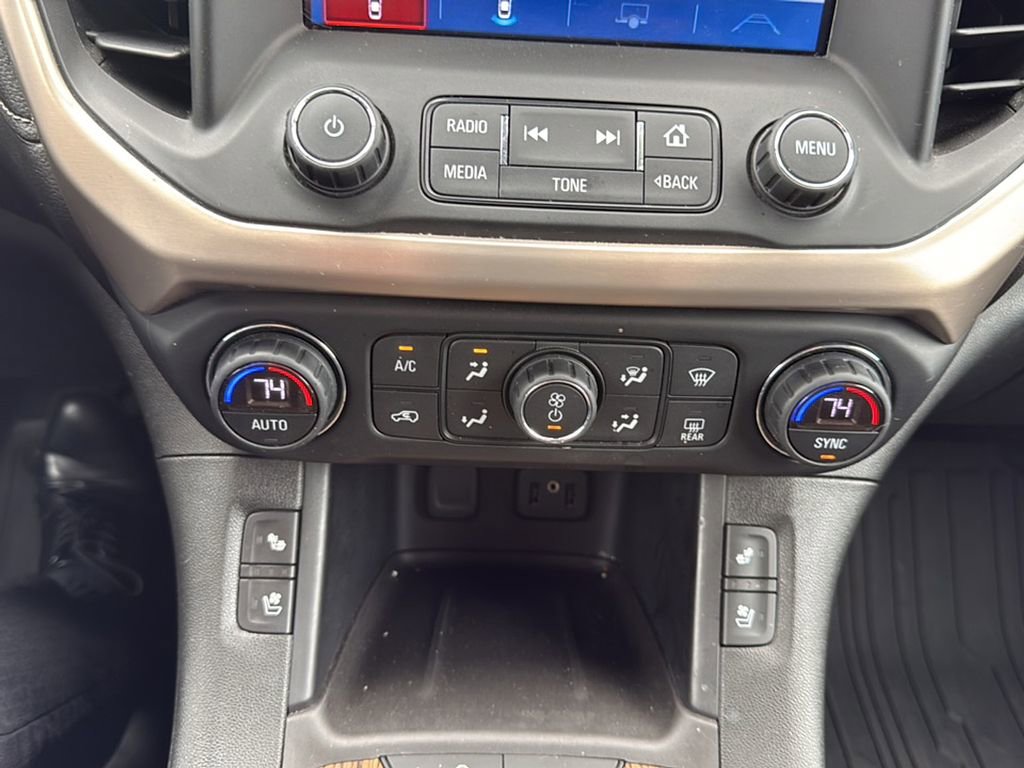 Used 2017 GMC Acadia Denali w/ Technology Package FWD image 23