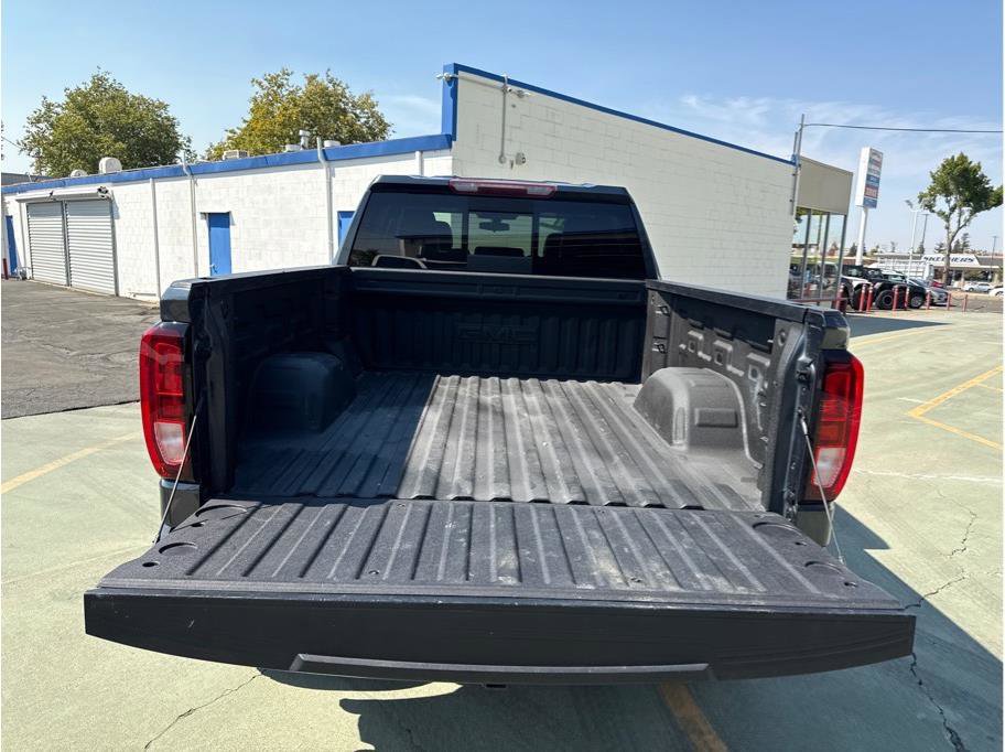 Used 2021 GMC Sierra 1500 Elevation w/ Preferred Package image 16