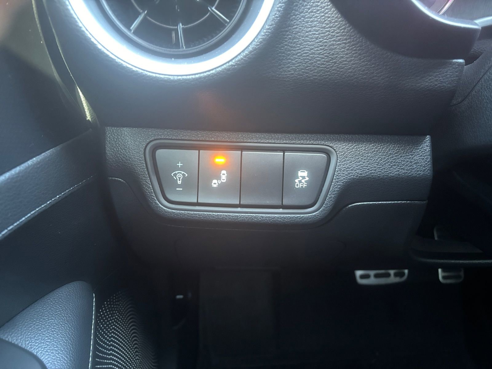 Used 2024 Kia Forte GT-Line image 21