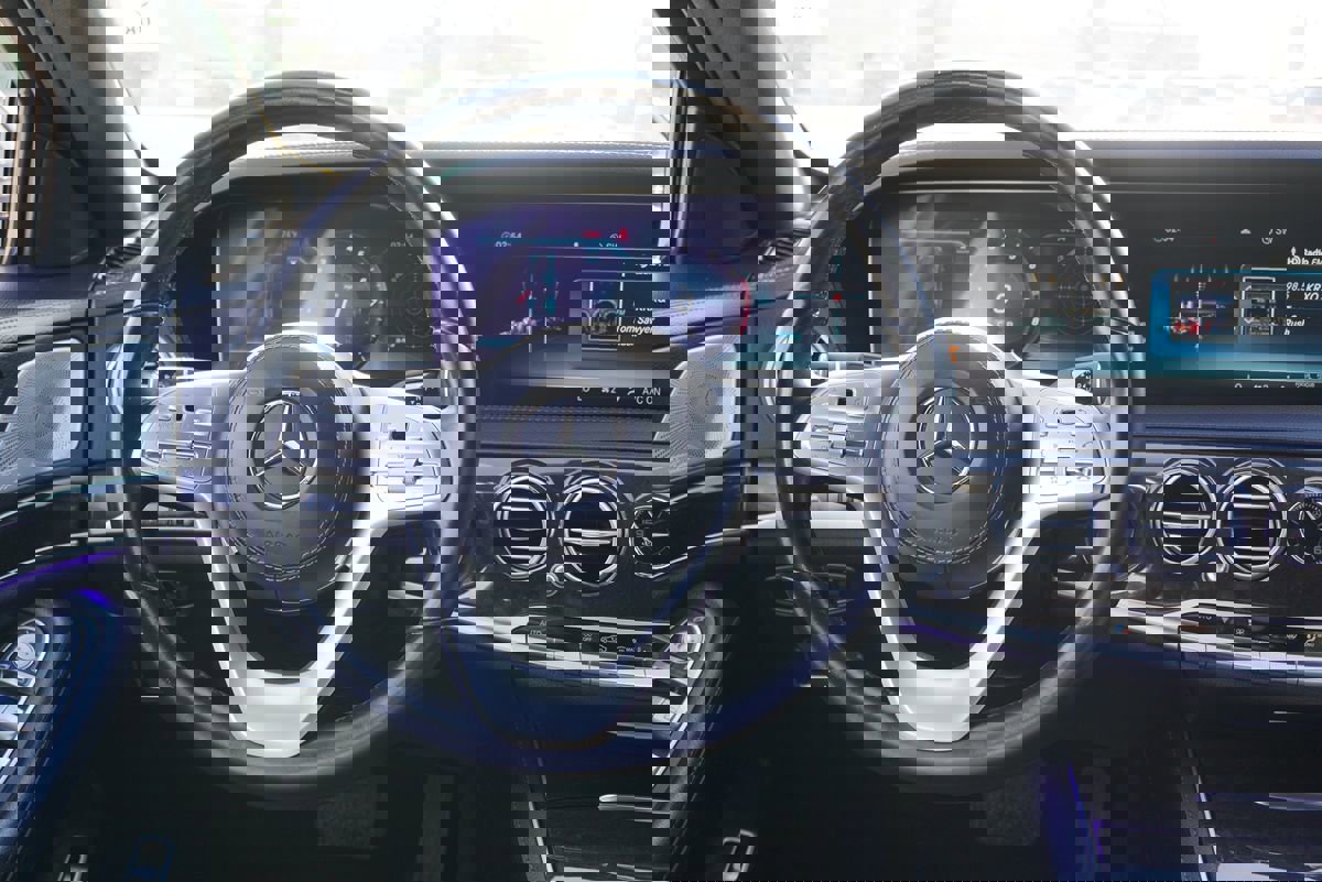 Used 2019 Mercedes-Benz S 450 Sedan w/ Premium Package image 21