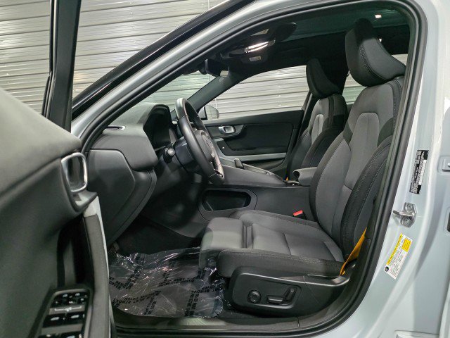 Used 2022 Polestar Polestar 2 w/ Performance Package image 13