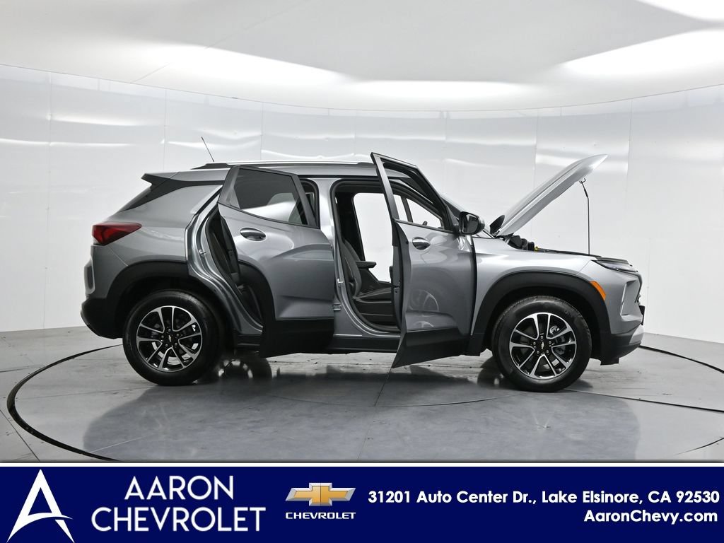New 2025 Chevrolet TrailBlazer LT w/ Convenience Package FWD image 3